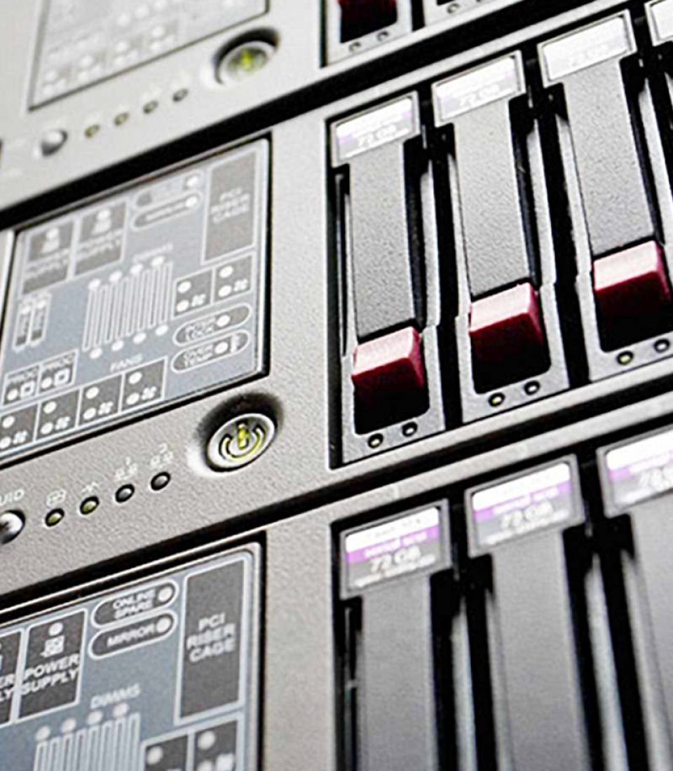 server-1080730_800x1200px server-1080730_800x1200px